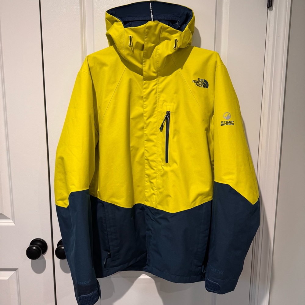The North Face Steep Series Gore-Tex Ski Jacket – Yellow/Blue – Men’s M – RECCO